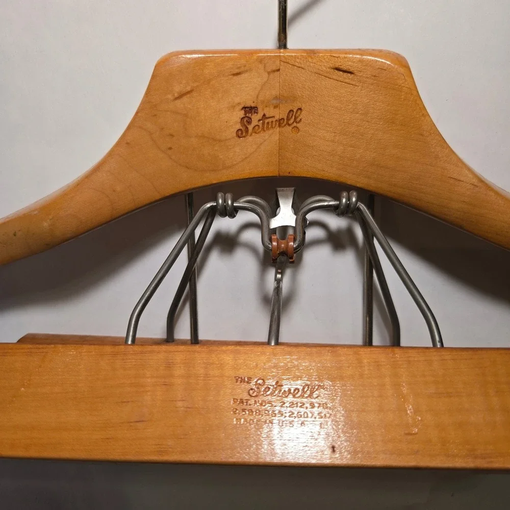 VTG SETWELL Suit Hanger 50s Wood French Collar Brown Trouser Clamp USA Made GUC‎